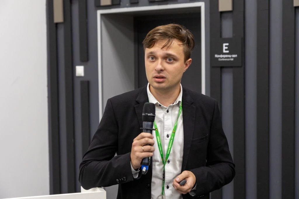 IMG_0807-135-min.jpg IMG_0807-135-min.jpg