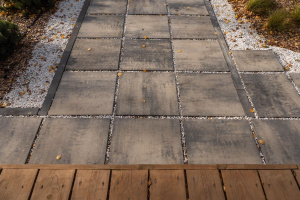 Купите квадратную тротуарную плитку от производителя «Поревит»