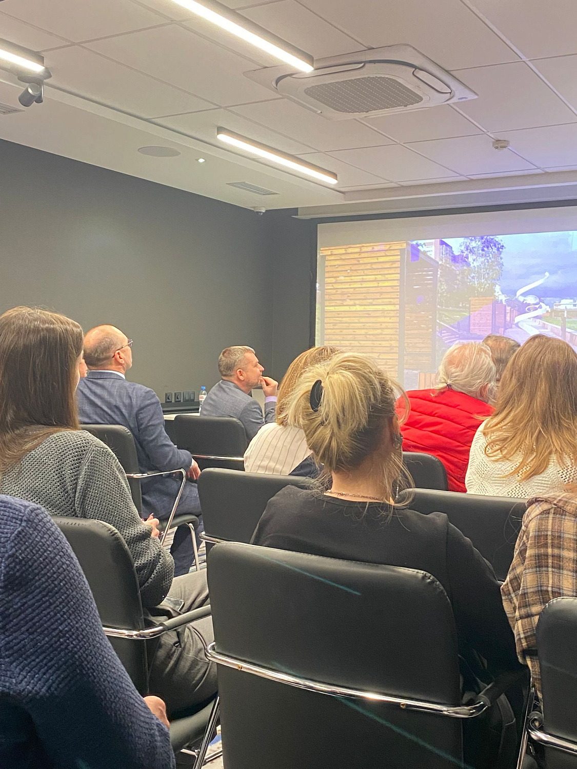 Обсудили тенденции благоустройства с экспертами Омска